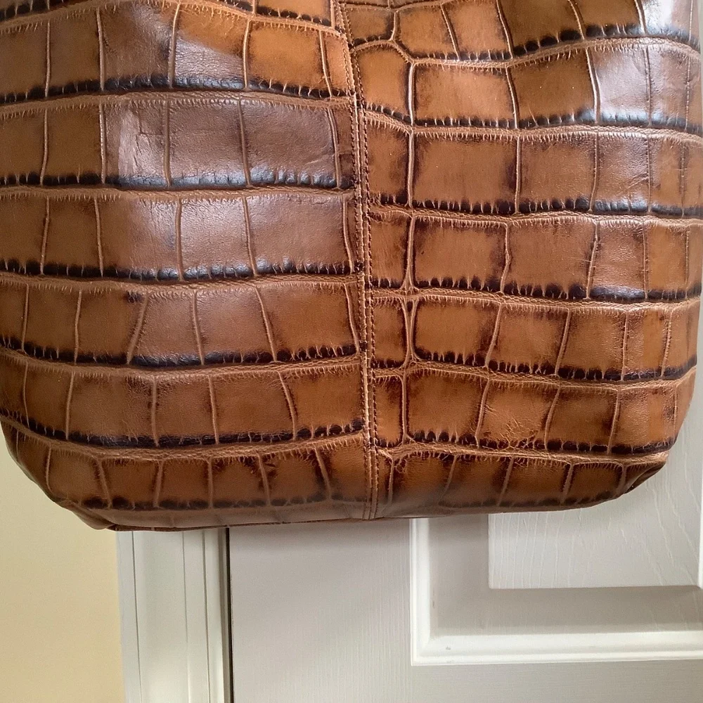 G.I.L.I. Leather North/South Hobo Bag Tote Brown Croc SZ Large